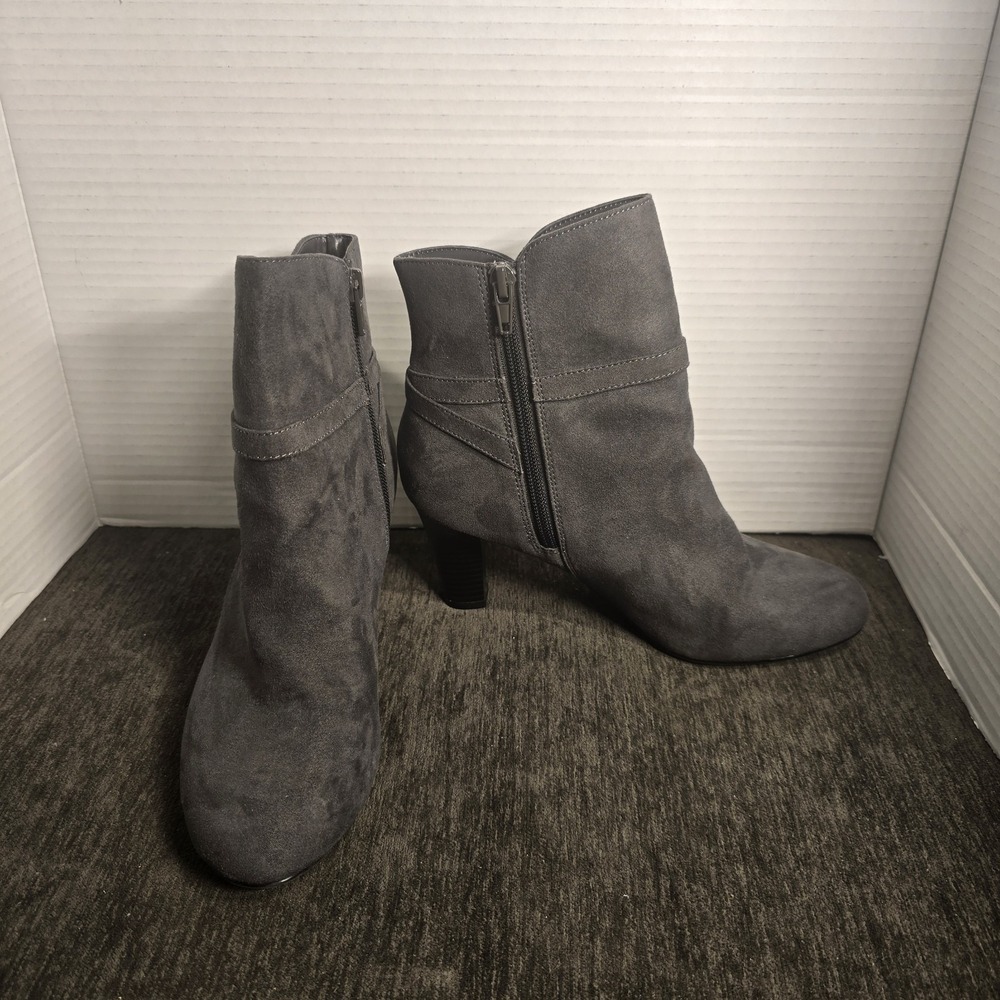 Amelia Grace Grey Faux Suede Ankle Boots Women 6.5 Side‎ Zip Block Heel